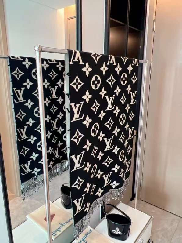 普通时尚款A咖围巾